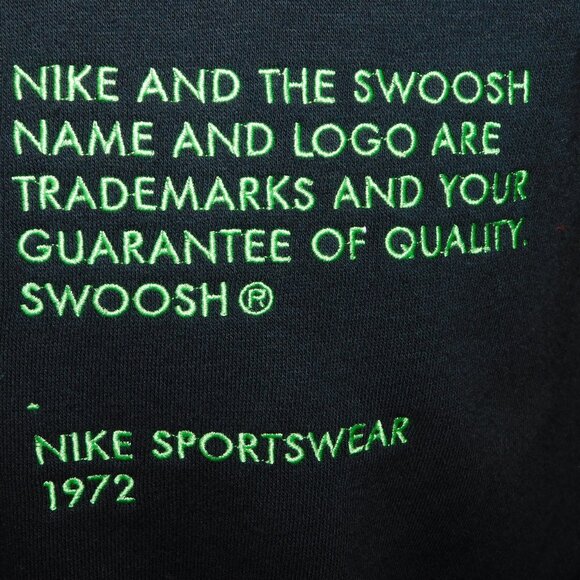 Nike Mens L Black Green Red Double Swoosh Embroidered Crewneck Sweatshirt - Picture 2 of 9